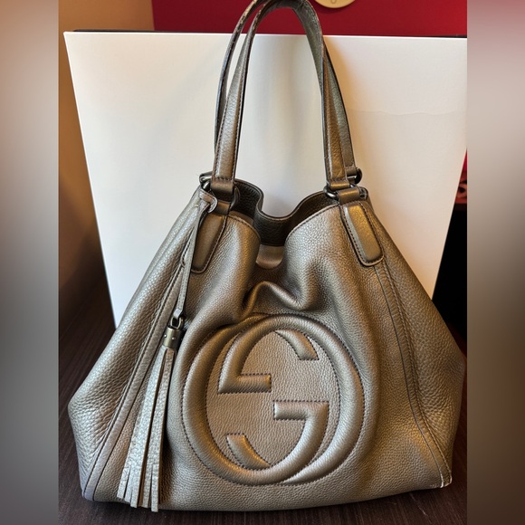 【Gucci】Soho Tote in Metallic Silver - Picture 1 of 13